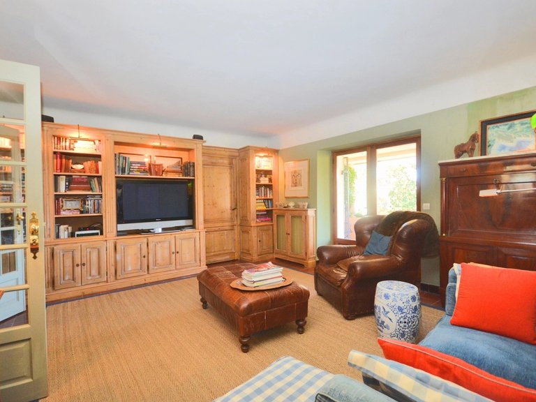 Villa for Sale in Grasse, Mougins, Valbonne, Grasse Area 16