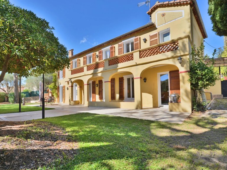 Villa for Sale in Le Cannet, Cannes Area 1