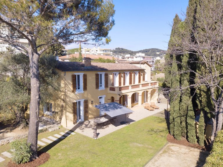 Villa for Sale in Le Cannet, Cannes Area 2