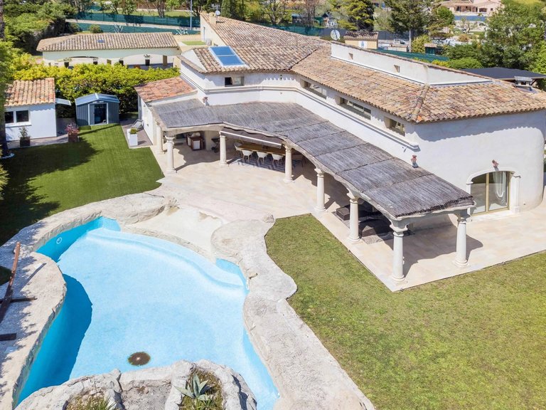 Villa for Sale in Valbonne, Mougins, Valbonne, Grasse Area 1
