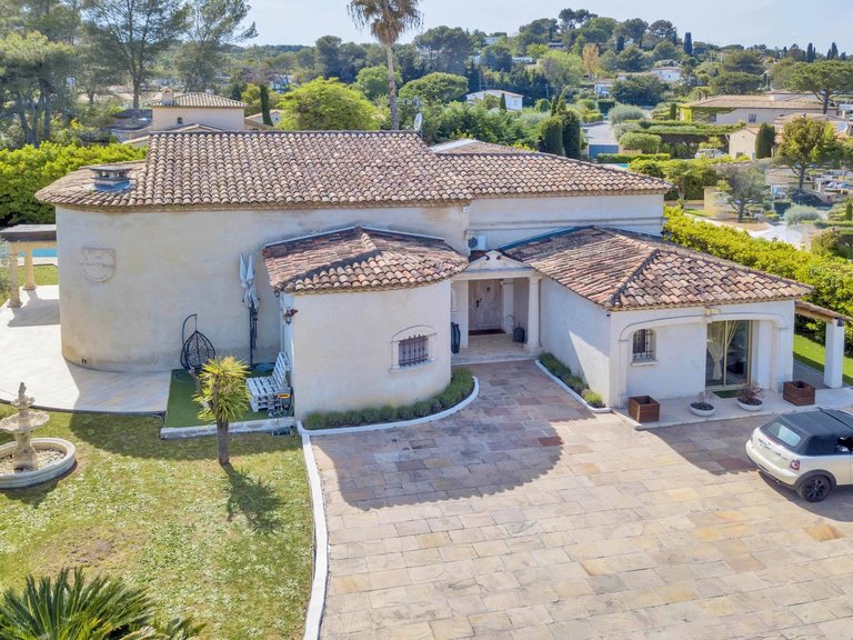 Villa for Sale in Valbonne, Mougins, Valbonne, Grasse Area 3