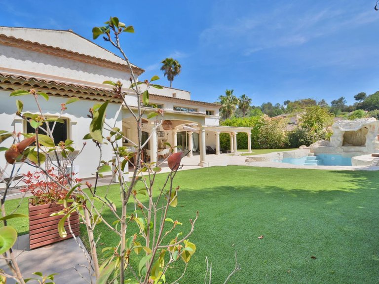 Villa for Sale in Valbonne, Mougins, Valbonne, Grasse Area 7