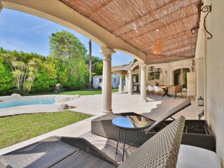 Villa for Sale in Valbonne, Mougins, Valbonne, Grasse Area 11