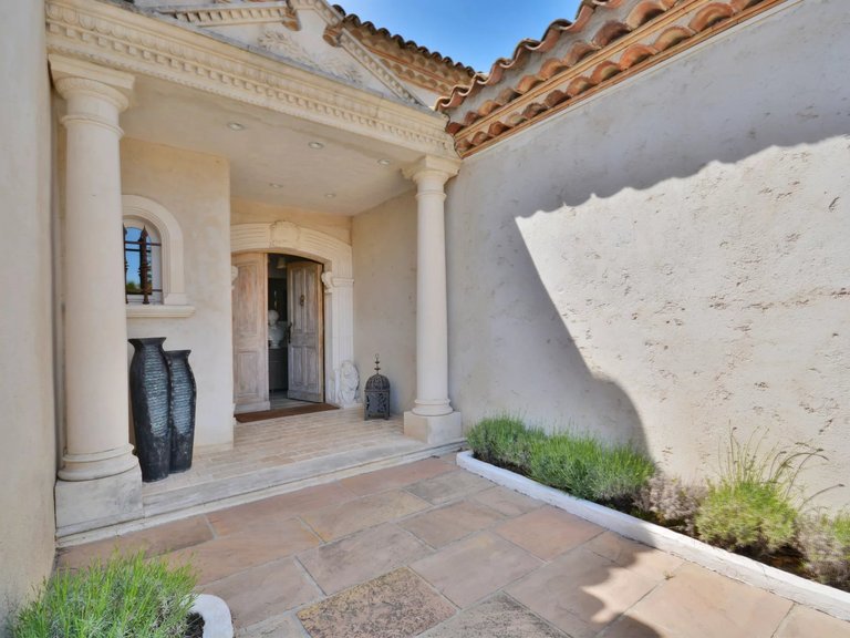 Villa for Sale in Valbonne, Mougins, Valbonne, Grasse Area 13