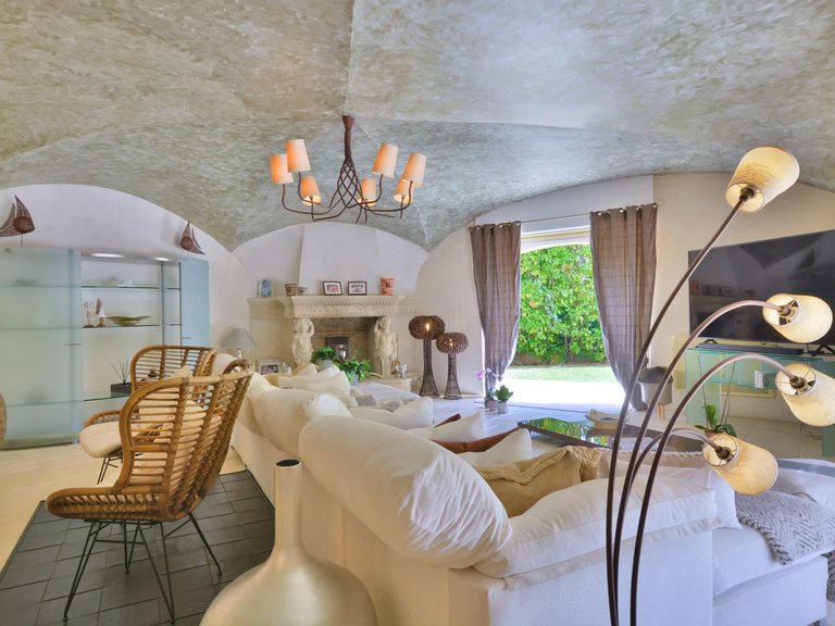 Villa for Sale in Valbonne, Mougins, Valbonne, Grasse Area 18