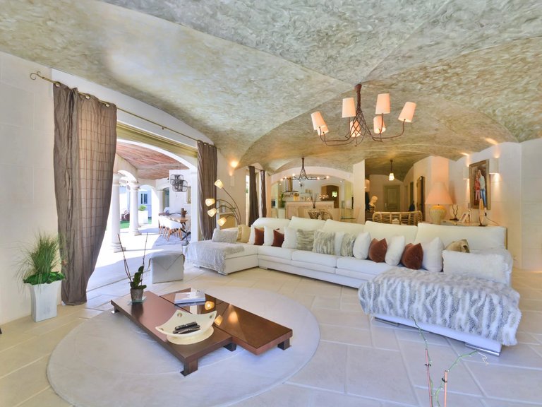 Villa for Sale in Valbonne, Mougins, Valbonne, Grasse Area 19