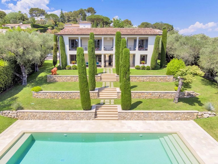 Villa for Sale in Castellaras, Mougins, Valbonne, Grasse Area 2