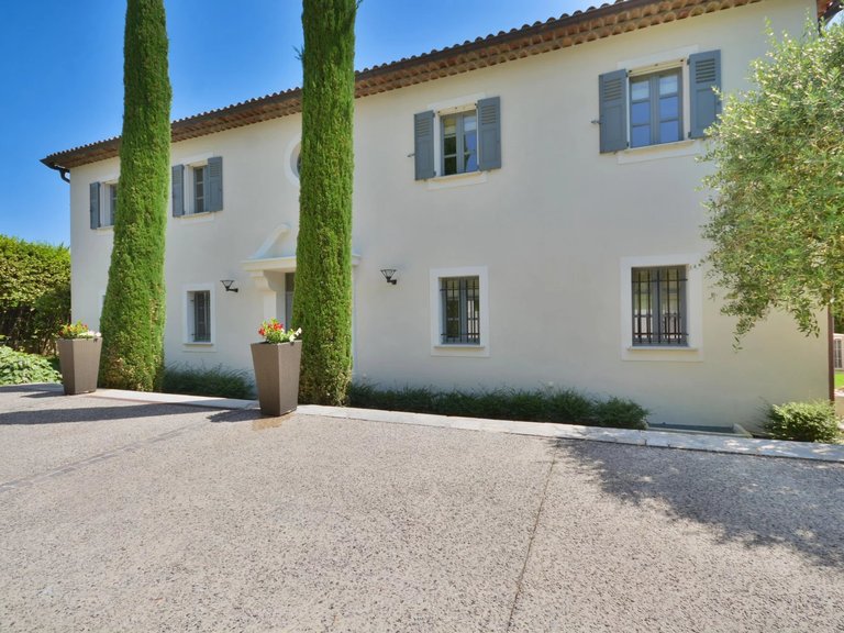 Villa for Sale in Castellaras, Mougins, Valbonne, Grasse Area 4