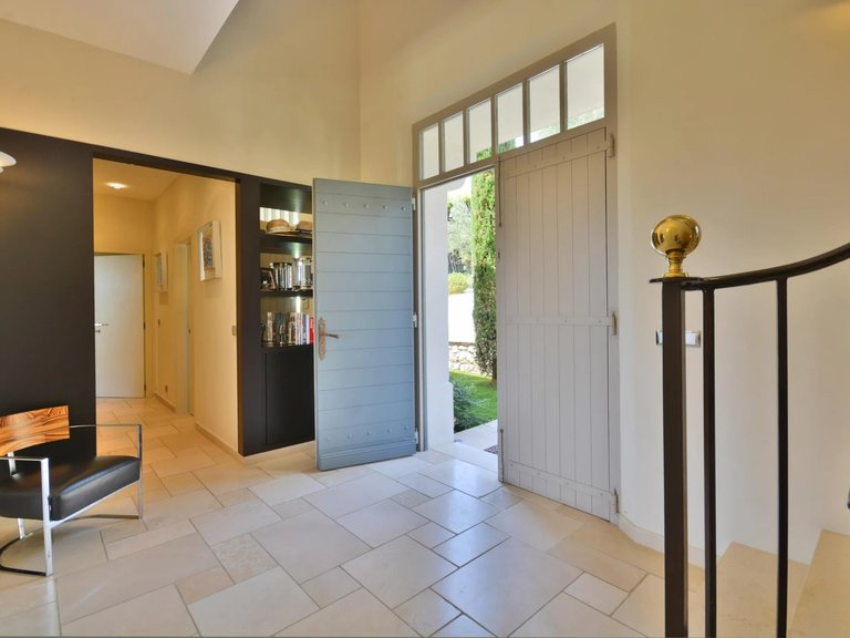Villa for Sale in Castellaras, Mougins, Valbonne, Grasse Area 12