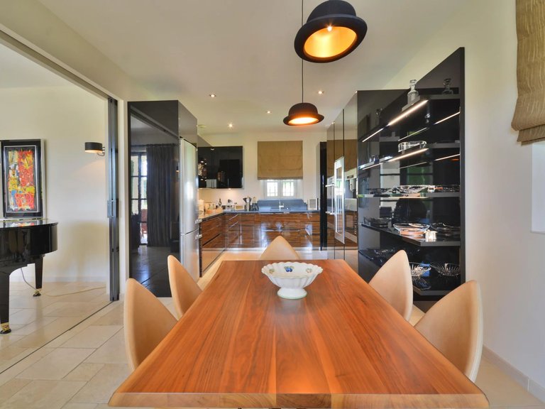 Villa for Sale in Castellaras, Mougins, Valbonne, Grasse Area 14