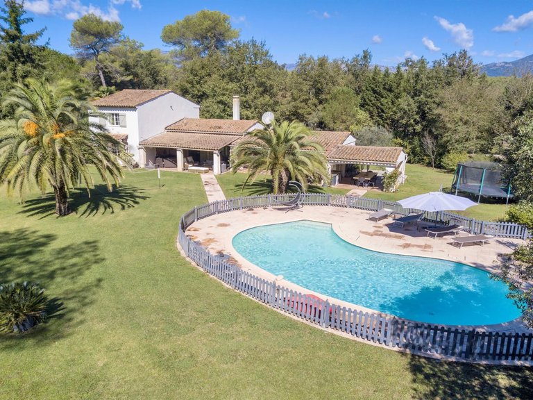 Villa for Sale in Valbonne, Mougins, Valbonne, Grasse Area 2