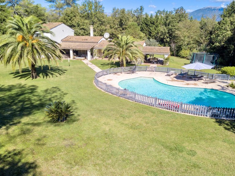 Villa for Sale in Valbonne, Mougins, Valbonne, Grasse Area 3
