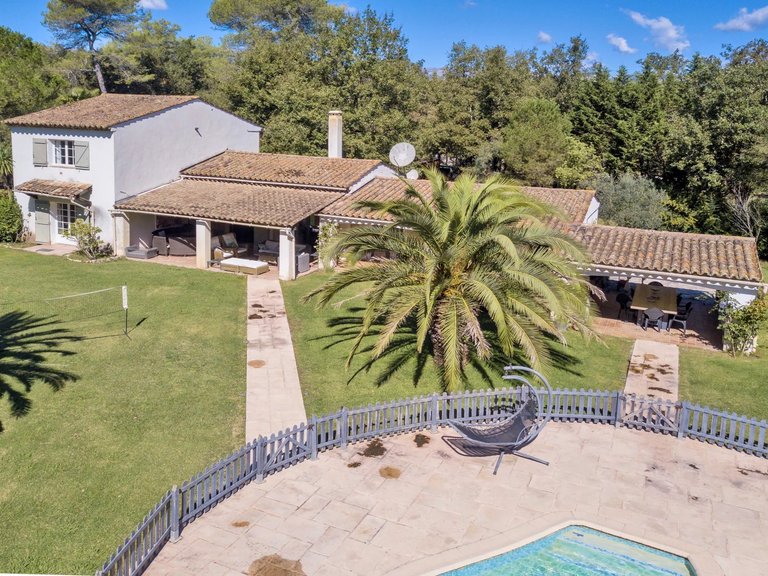Villa for Sale in Valbonne, Mougins, Valbonne, Grasse Area 4