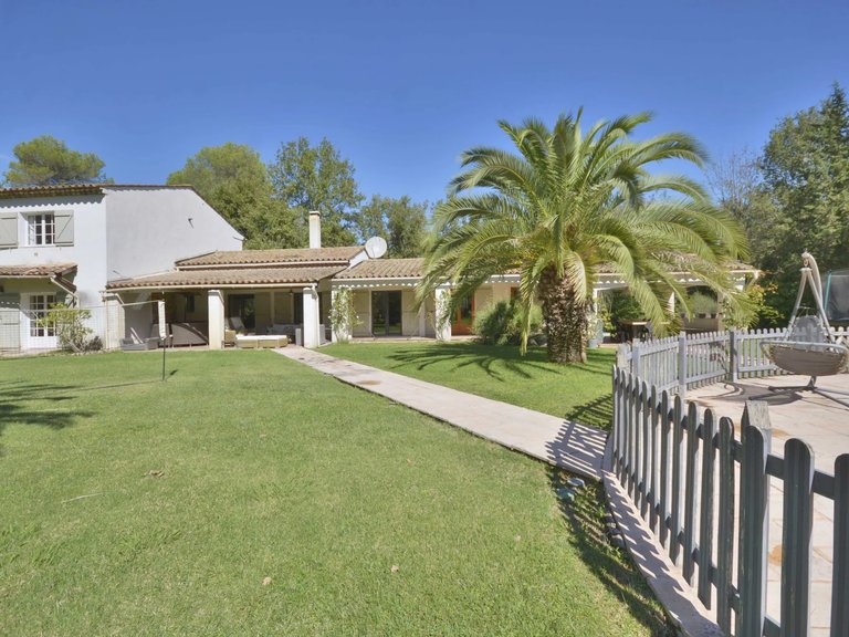 Villa for Sale in Valbonne, Mougins, Valbonne, Grasse Area 8
