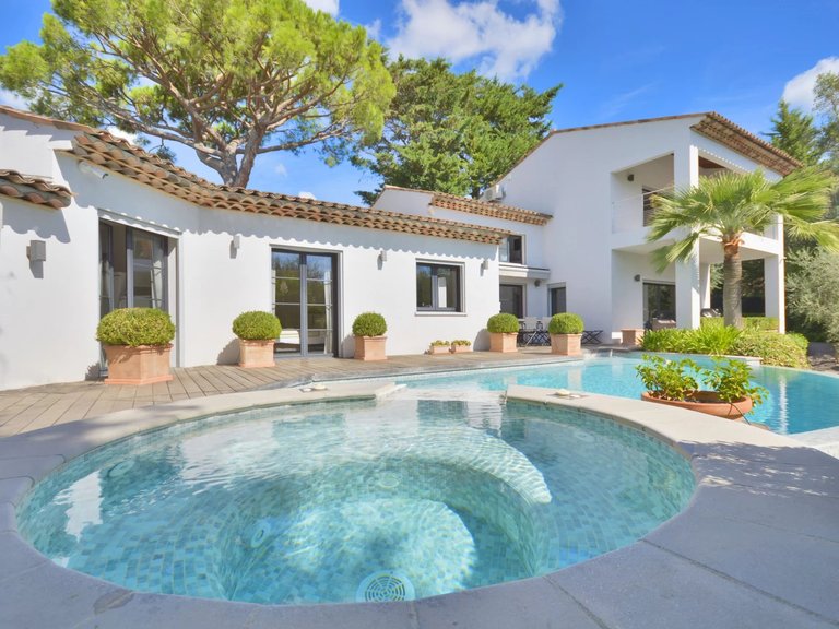 Villa for Sale in Le Cannet, Cannes Area 1