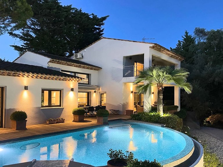 Villa for Sale in Le Cannet, Cannes Area 11