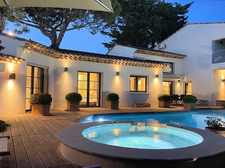 Villa for Sale in Le Cannet, Cannes Area 10