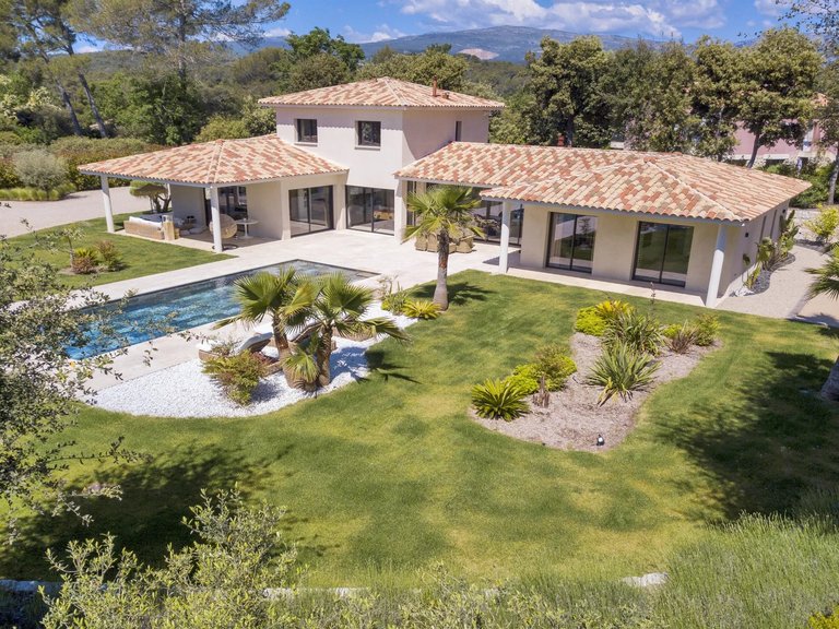 Villa for Sale in Roquefort Les Pins, Mougins, Valbonne, Grasse Area 1