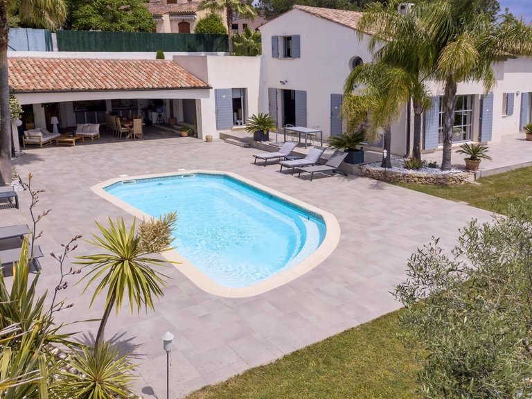 Villa for Sale in Valbonne, Mougins, Valbonne, Grasse Area 1