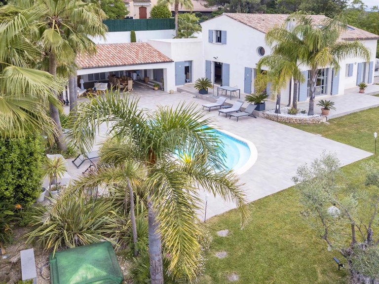 Villa for Sale in Valbonne, Mougins, Valbonne, Grasse Area 3