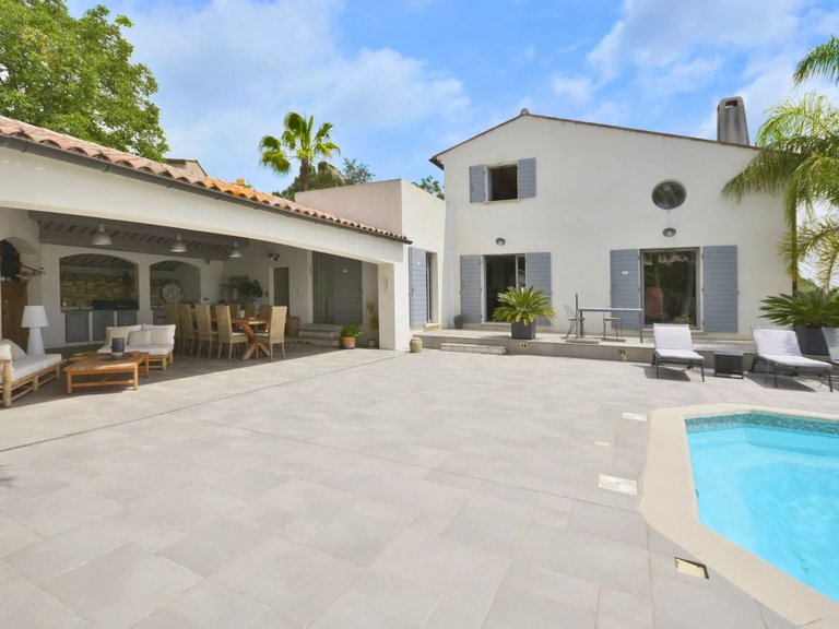 Villa for Sale in Valbonne, Mougins, Valbonne, Grasse Area 5