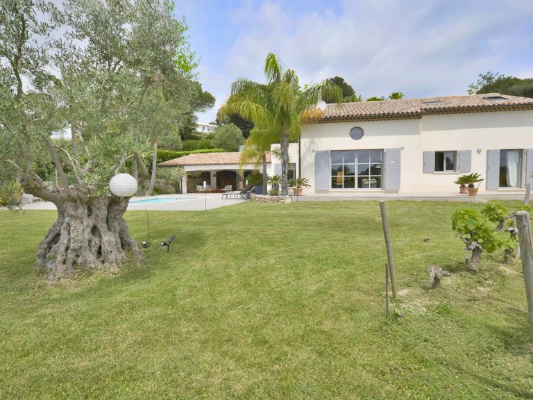Villa for Sale in Valbonne, Mougins, Valbonne, Grasse Area 10