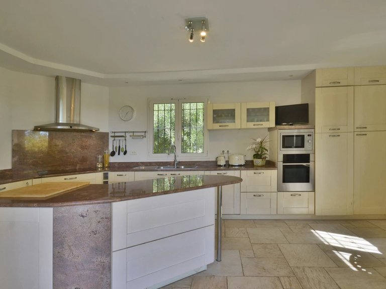 Villa for Sale in Magagnosc, Mougins, Valbonne, Grasse Area 17