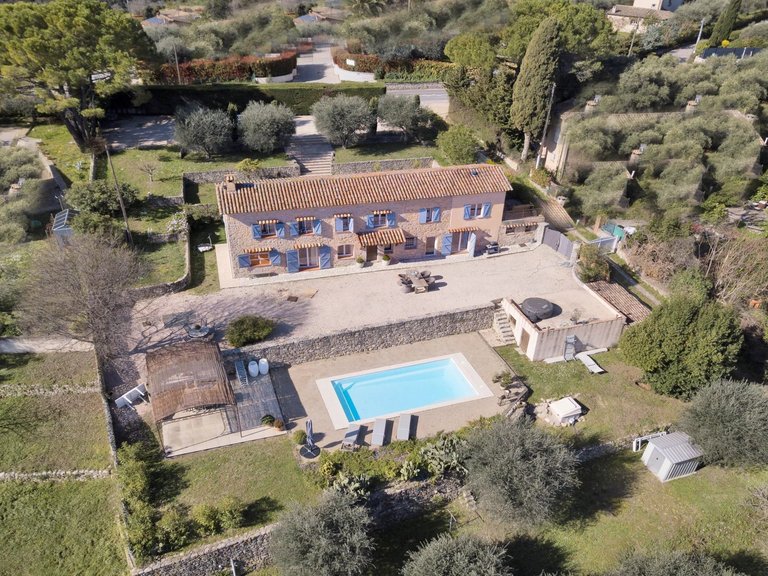 Villa for Sale in Grasse, Mougins, Valbonne, Grasse Area 2