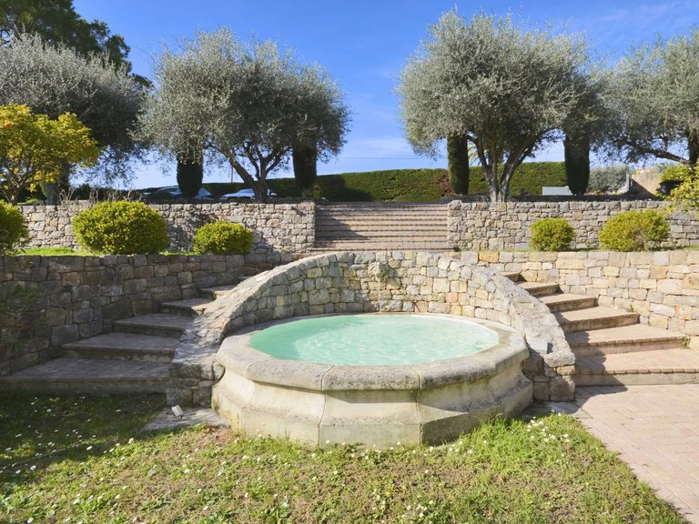 Villa for Sale in Grasse, Mougins, Valbonne, Grasse Area 11