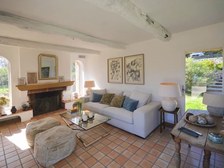 Villa for Sale in Grasse, Mougins, Valbonne, Grasse Area 18