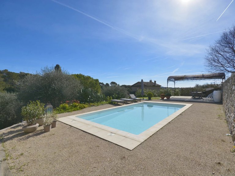 Villa for Sale in Grasse, Mougins, Valbonne, Grasse Area 6