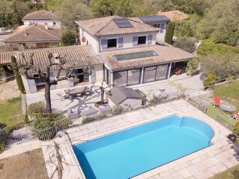 Villa for Sale in Mouans Sartoux, Mougins, Valbonne, Grasse Area 1