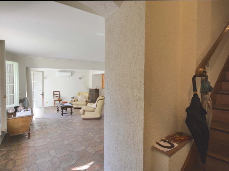 Villa for Sale in Cannes, Cannes Area 8