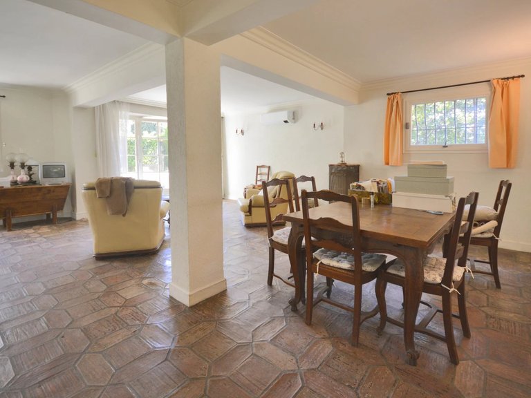 Villa for Sale in Cannes, Cannes Area 10