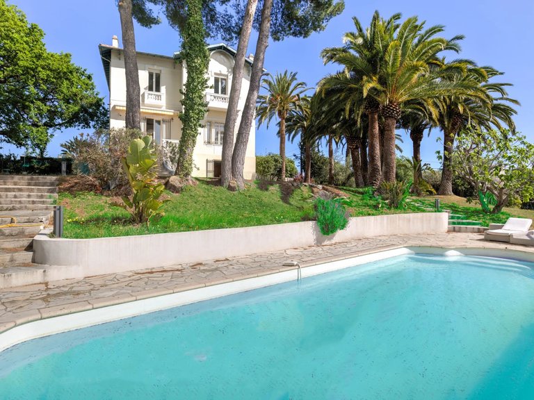 Villa for Sale in Antibes, Antibes Area 1