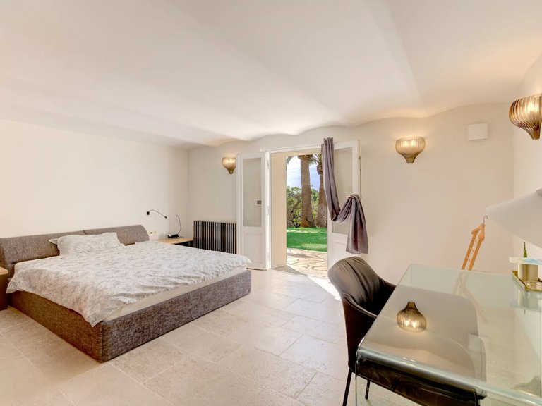 Villa for Sale in Antibes, Antibes Area 9