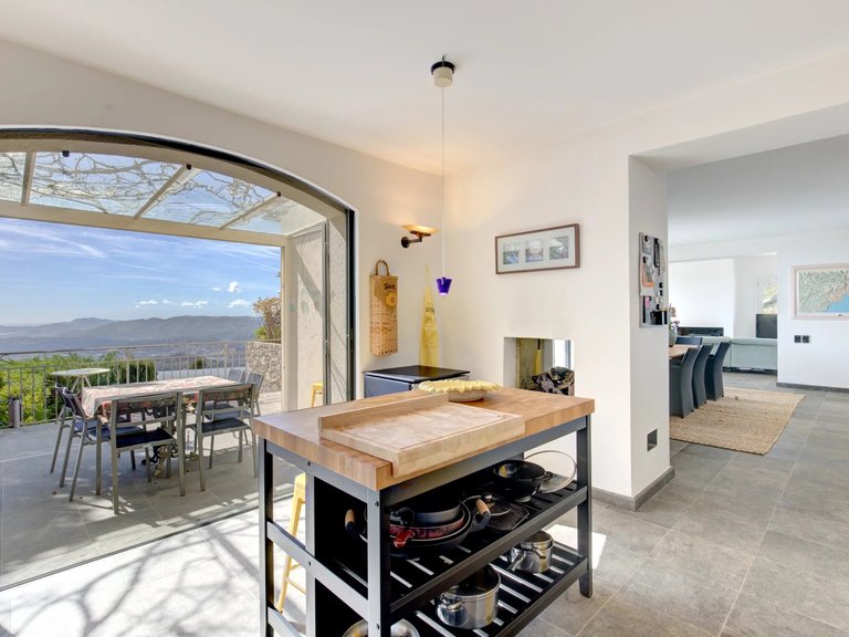 Villa for Sale in Chateauneuf Grasse, Mougins, Valbonne, Grasse Area 8
