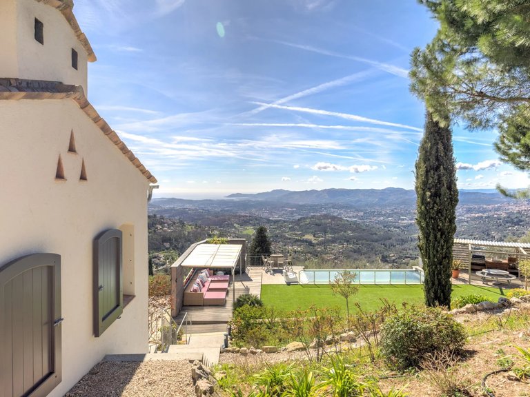 Villa for Sale in Chateauneuf Grasse, Mougins, Valbonne, Grasse Area 17
