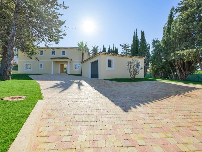 Villa for Sale in Mouans Sartoux, Mougins, Valbonne, Grasse Area 16