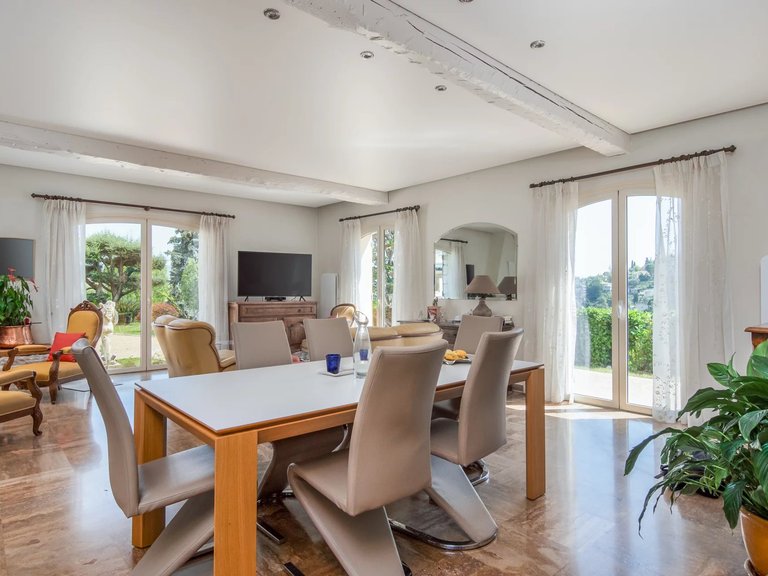 Villa for Sale in Falicon, Nice Area 5