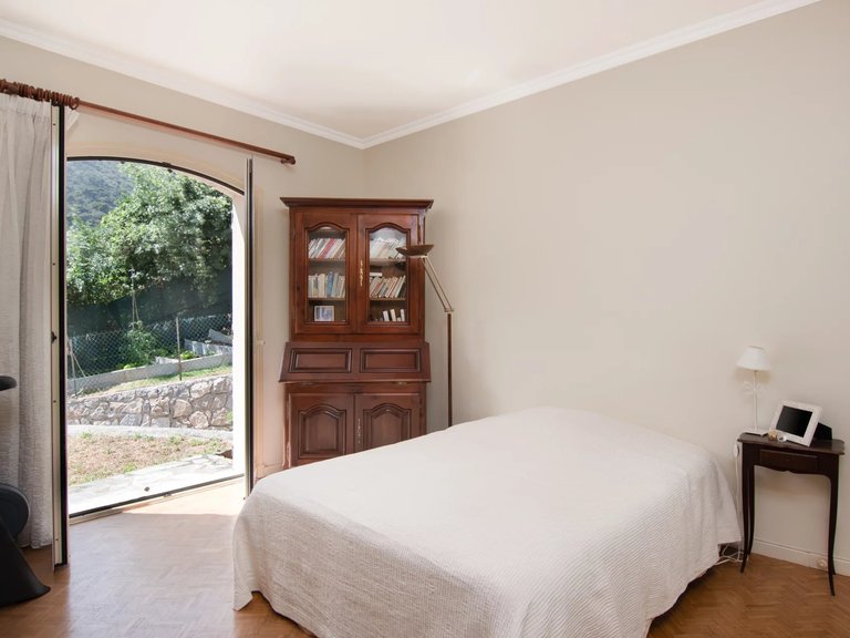 Villa for Sale in Falicon, Nice Area 9