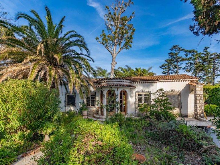 Villa for Sale in Cap D Antibes, Antibes Area 2