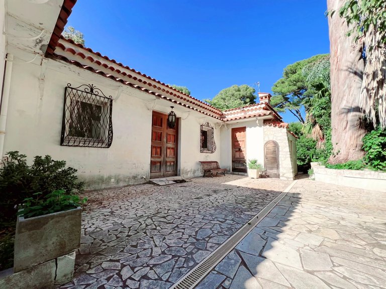 Villa for Sale in Cap D Antibes, Antibes Area 8