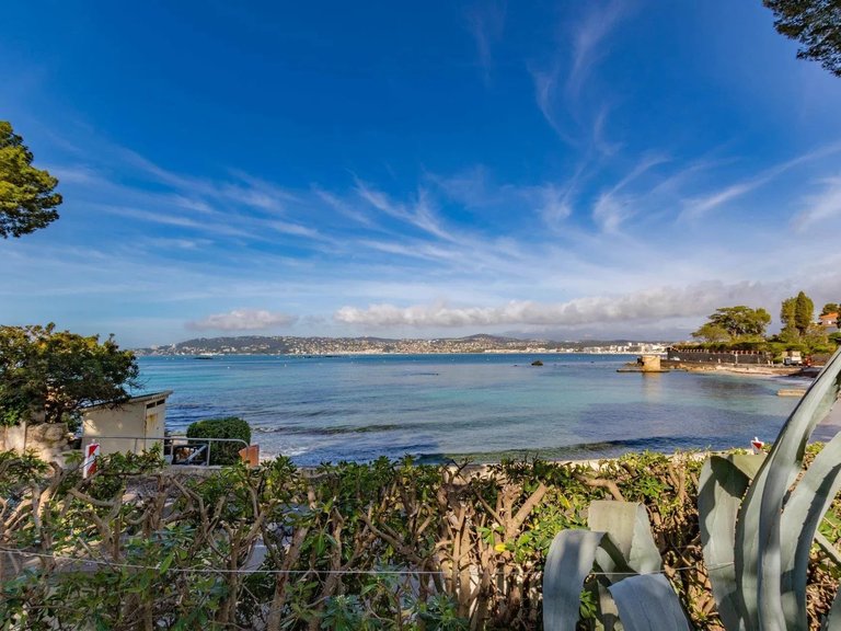 Villa for Sale in Cap D Antibes, Antibes Area 11