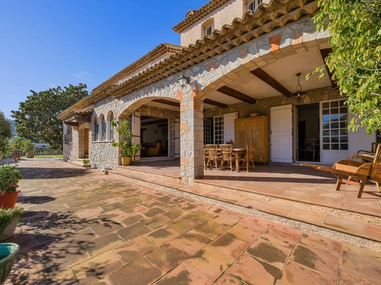 Villa for Sale in Le Golfe Juan, Antibes Area 5