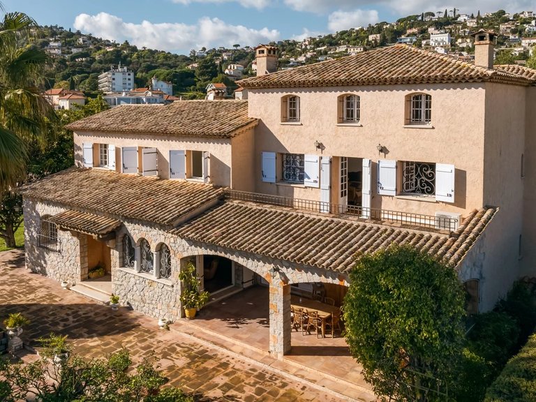 Villa for Sale in Le Golfe Juan, Antibes Area 18