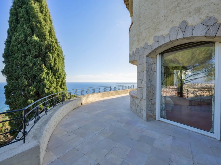 Villa for Sale in Cannes, Cannes Area 4