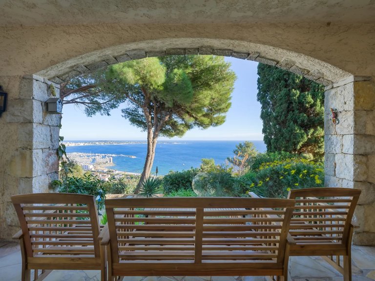 Villa for Sale in Cannes, Cannes Area 7