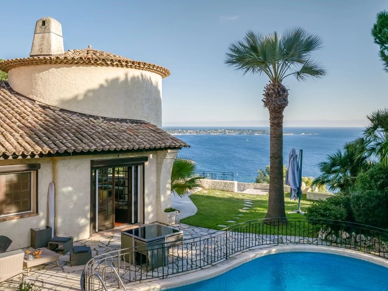 Villa for Sale in Cannes, Cannes Area 11
