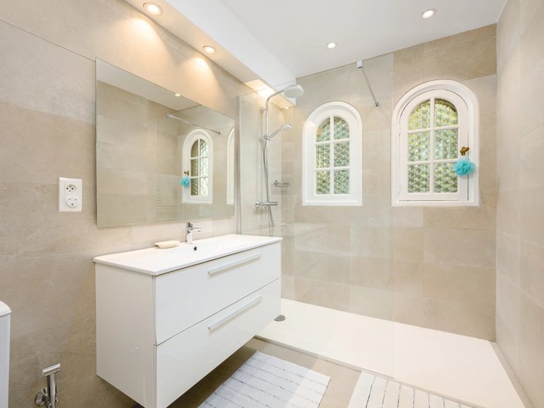 Villa for Sale in Cannes, Cannes Area 16